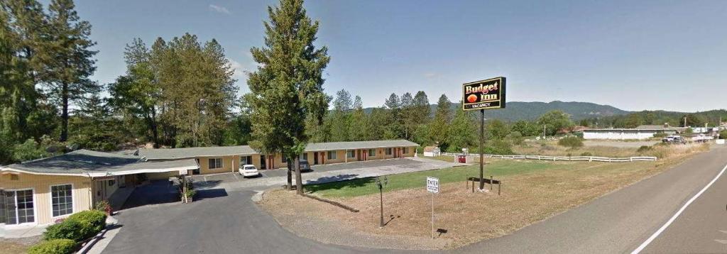 Exterior view of Budget Inn
